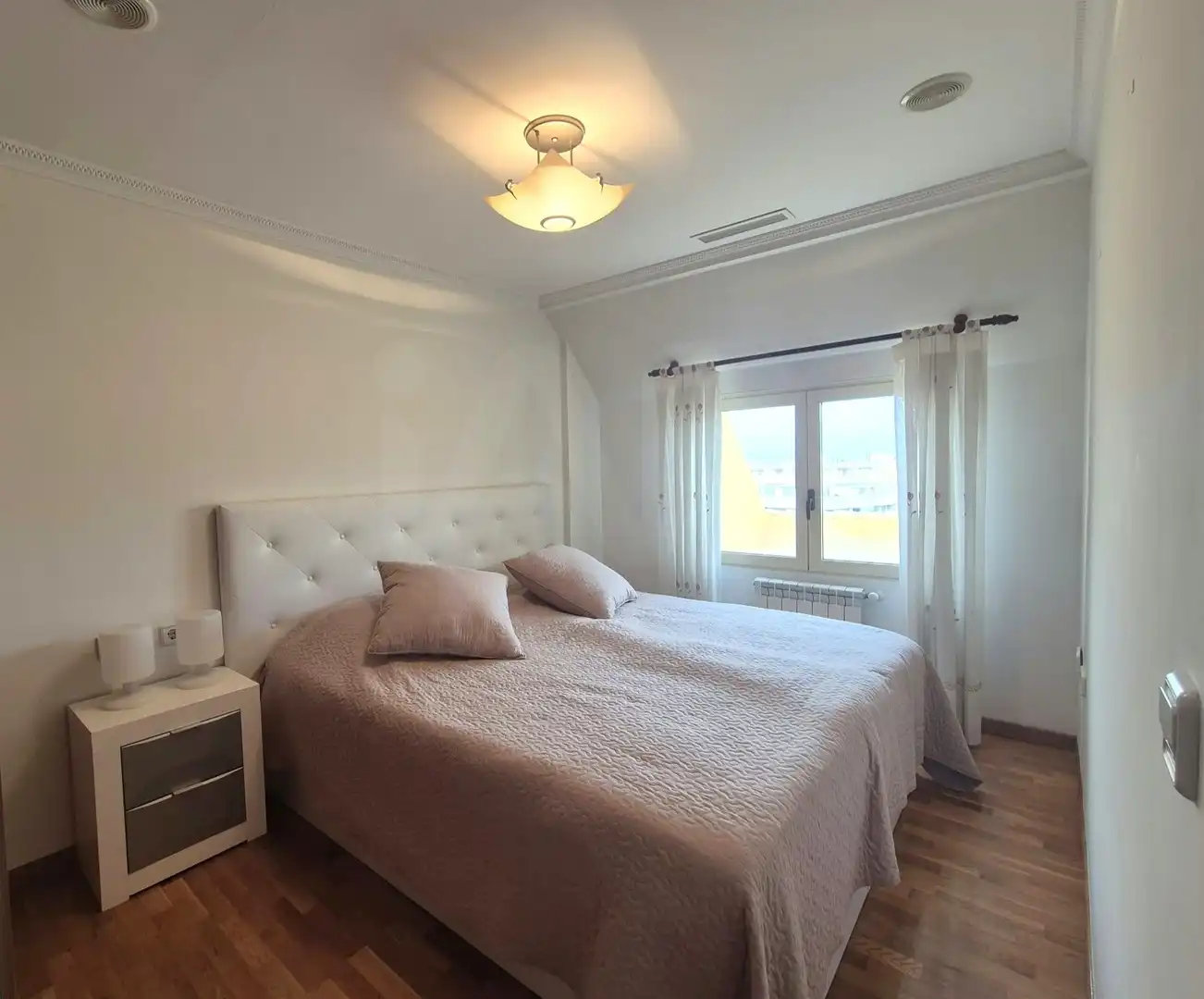 Bedroom of Flat for rent in Saladar