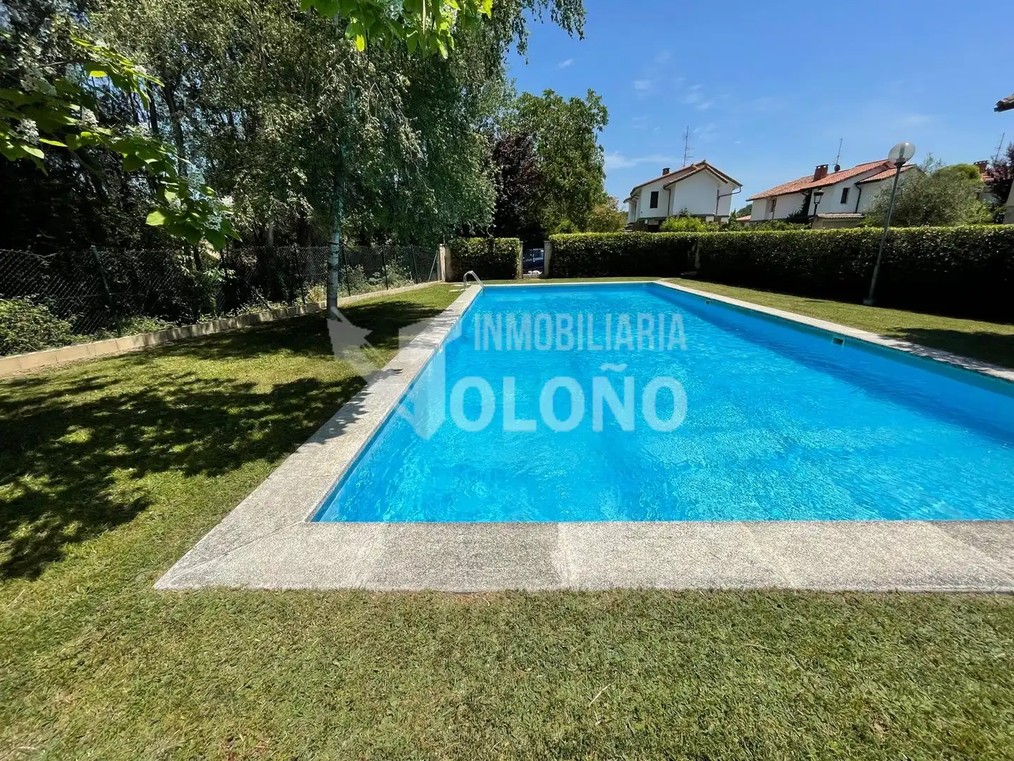 Piscina de Casa o xalet en venda en Anguciana amb Aire condicionat, Calefacció i Jardí privat
