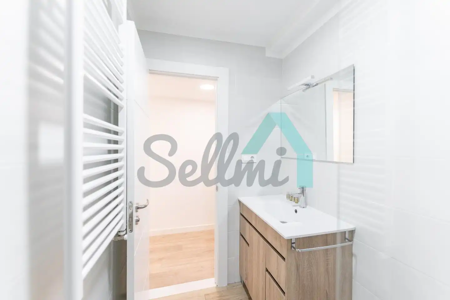 Badezimmer von Wohnung zur Miete in Oviedo  mit Heizung, Terrasse und Möbliert