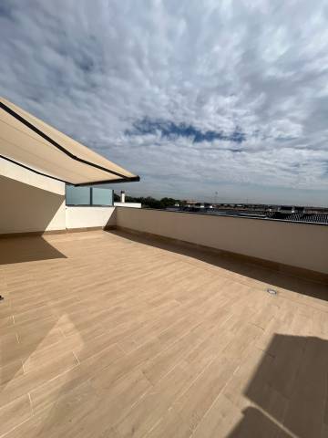 Ático en Alquiler en MIGUEL LOPEZ DE LEGAZPI (DE) en Valenoso