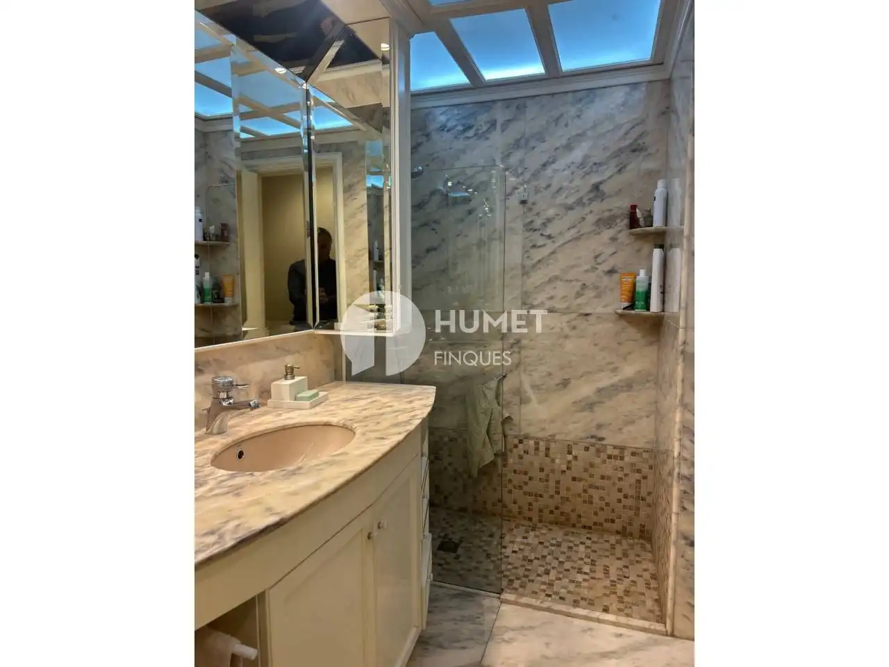 Bathroom of Flat for sale in Sant Cugat del Vallès  with Air Conditioner, Heating and Private garden