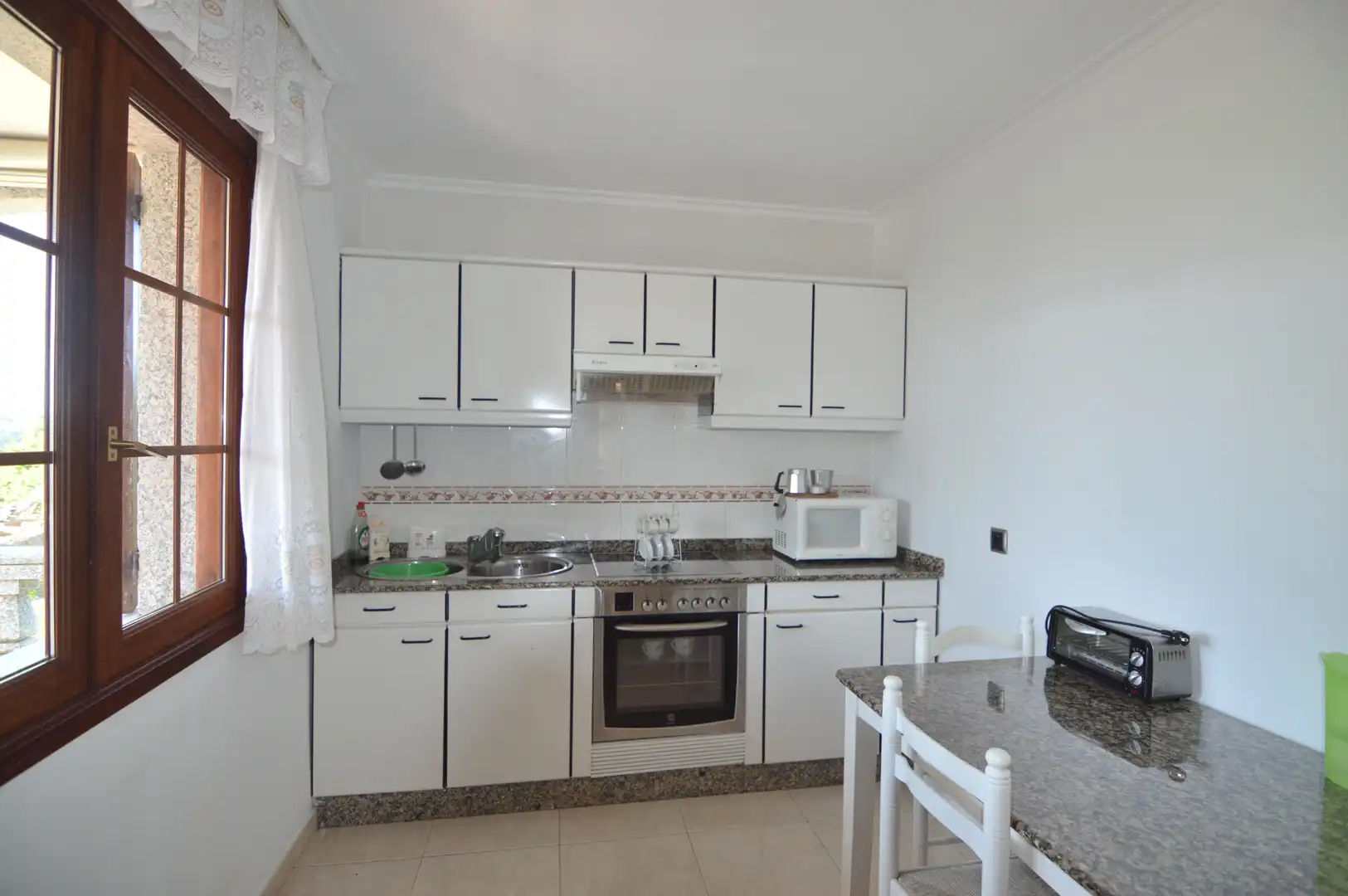 Kitchen of Houses for sale in Sanxenxo  with Heating, Private garden and Terrace