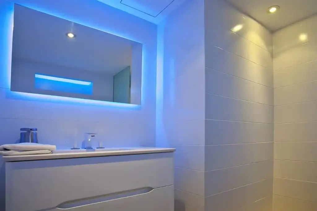 Badezimmer von Erdgeschoss zum Verkauf in Andratx mit Klimaanlage, Privatgarten und Terrasse