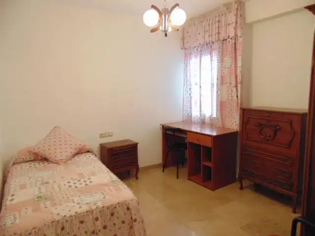 Bedroom of Flat for sale in Granada  with Terrace and Furnished