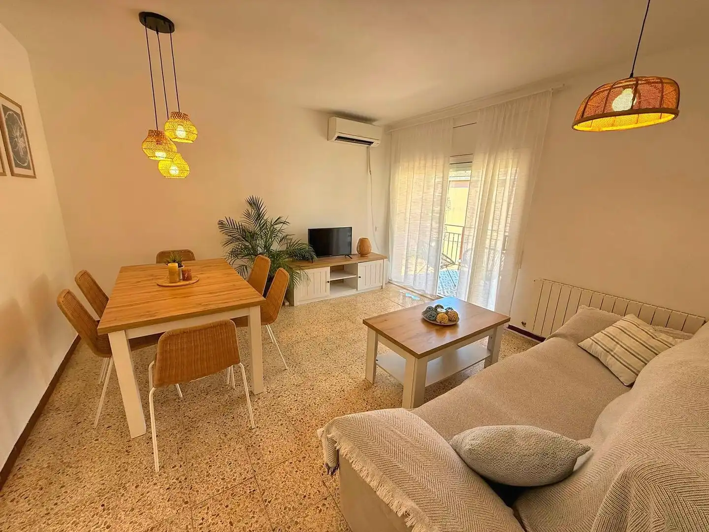 Sala d'estar de Apartament en venda en Calafell amb Aire condicionat, Calefacció i Terrassa
