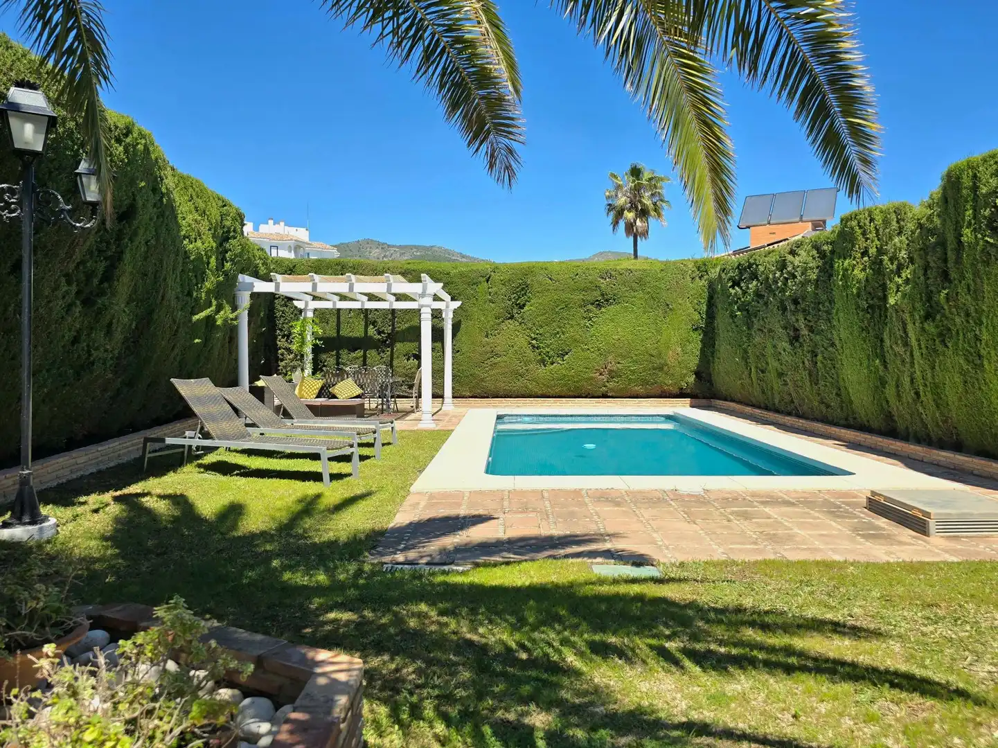 Swimming pool of Houses for sale in Benalmádena  with Air Conditioner, Heating and Private garden