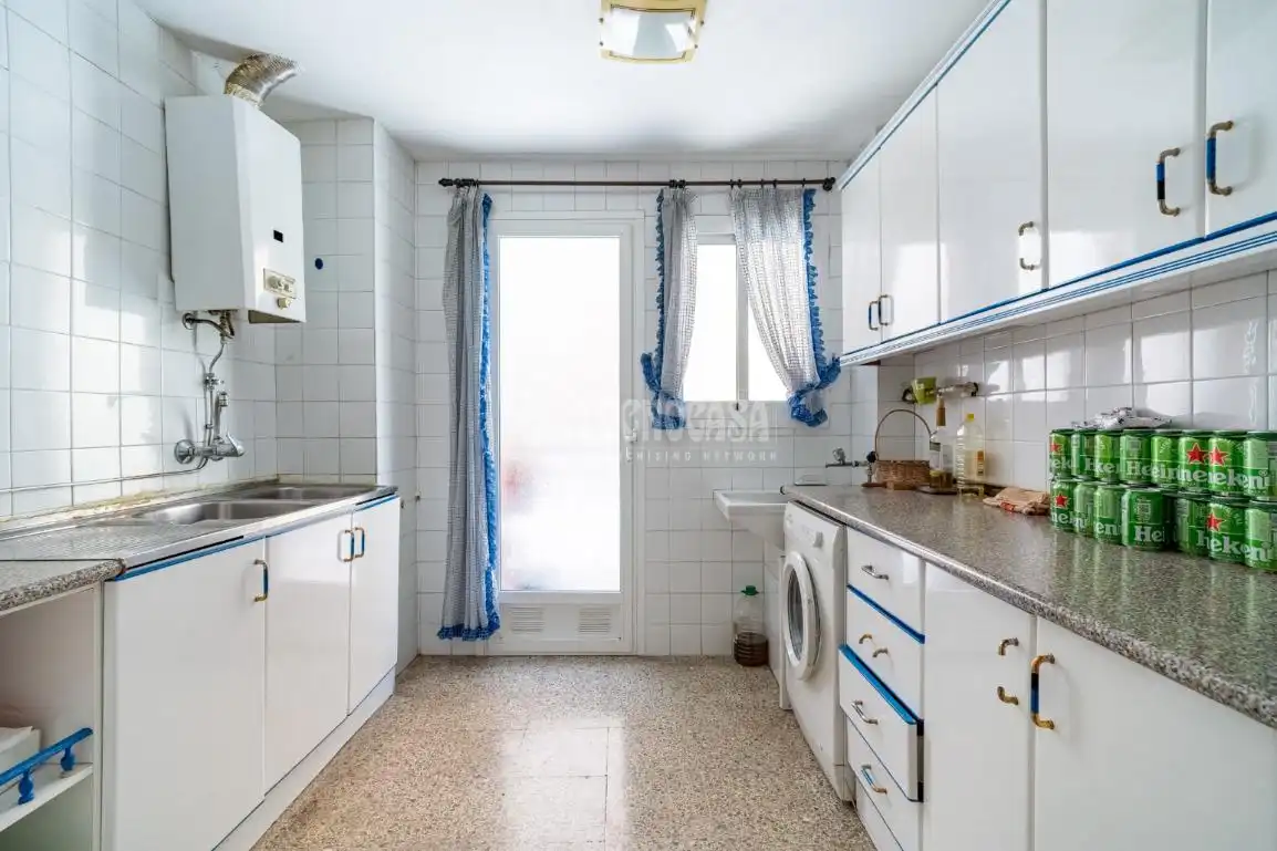 Kitchen of Flat for sale in Granada  with Terrace and Balcony