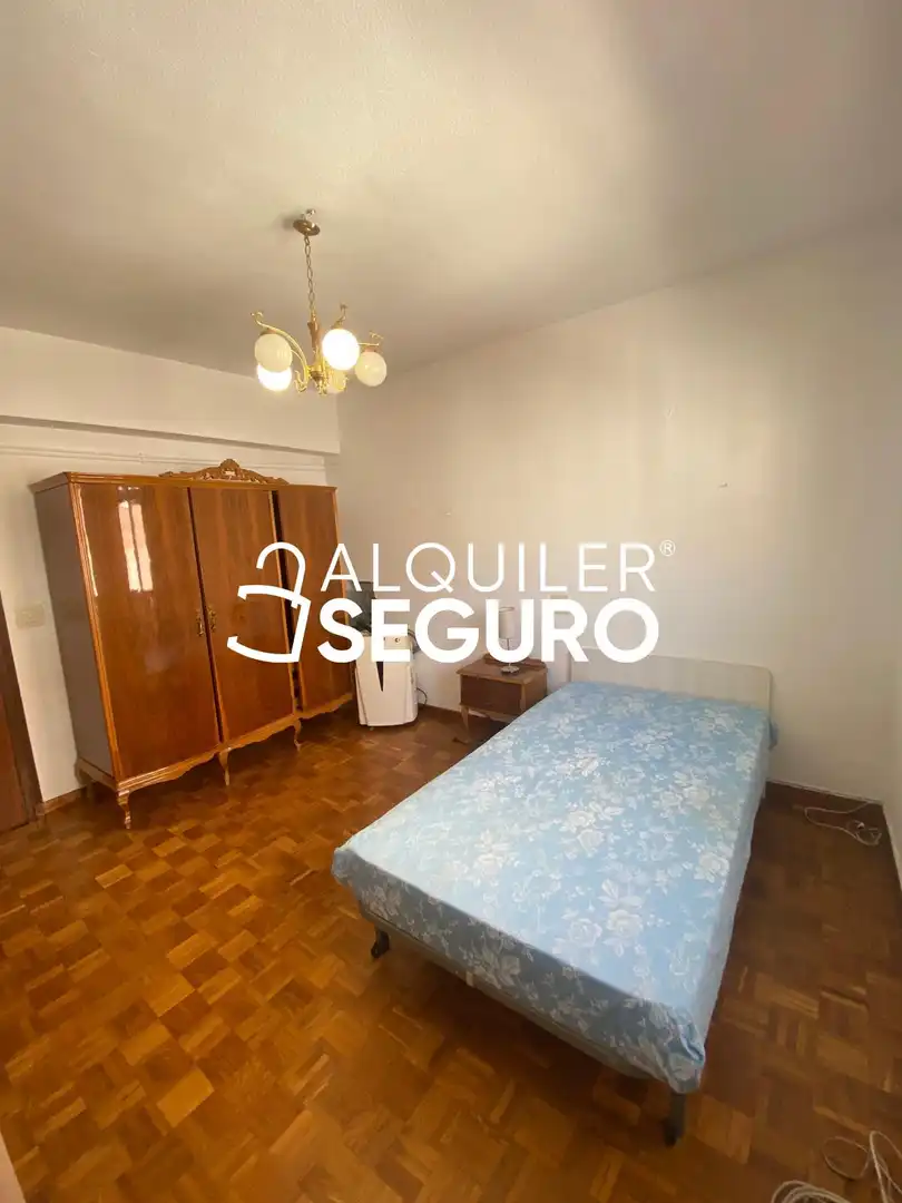 Habitación de Piso de alquiler en Guadalajara con Calefacción y Amueblado