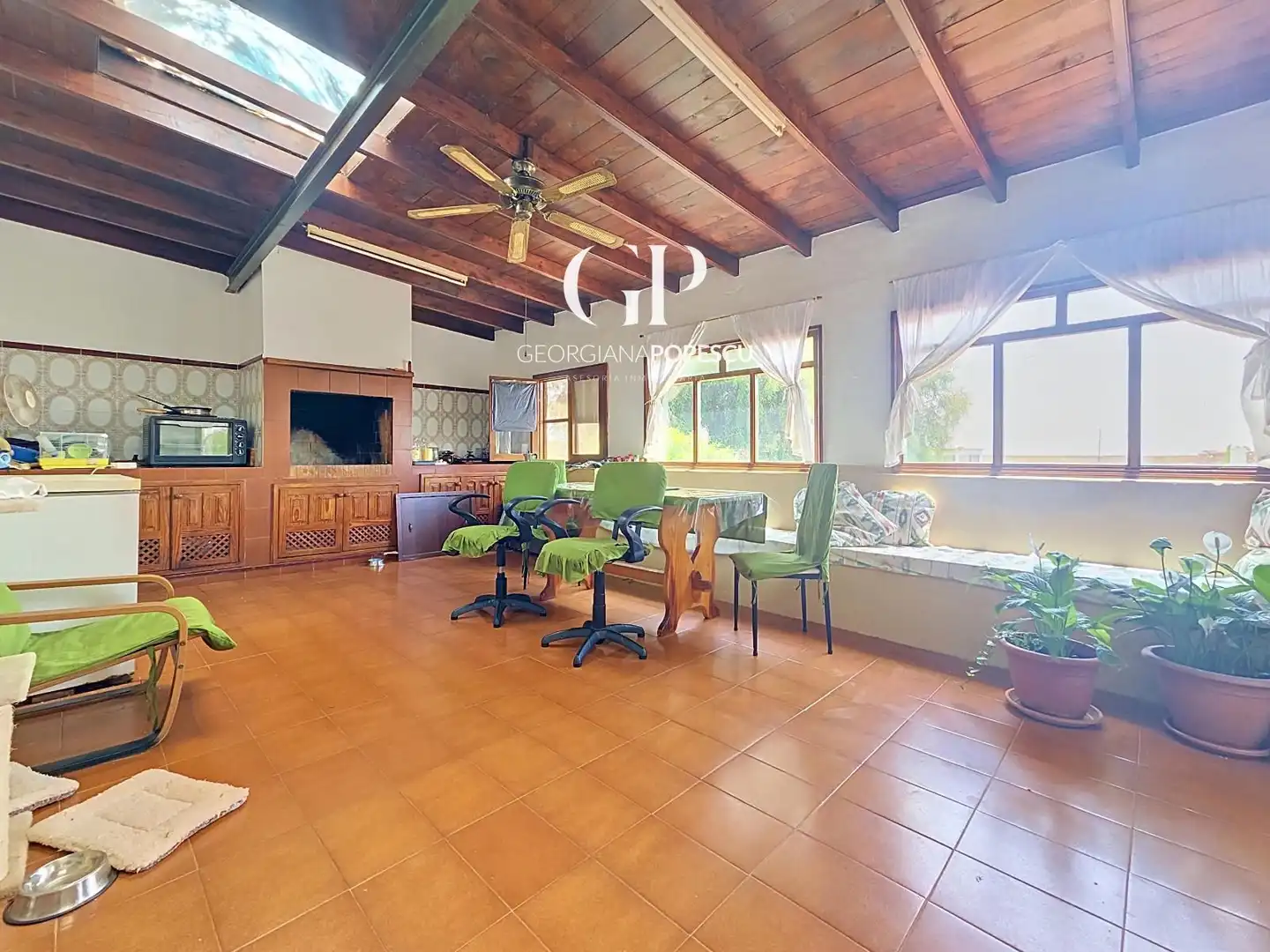 Sala d'estar de Casa o xalet en venda en La Oliva amb Piscina i Moblat