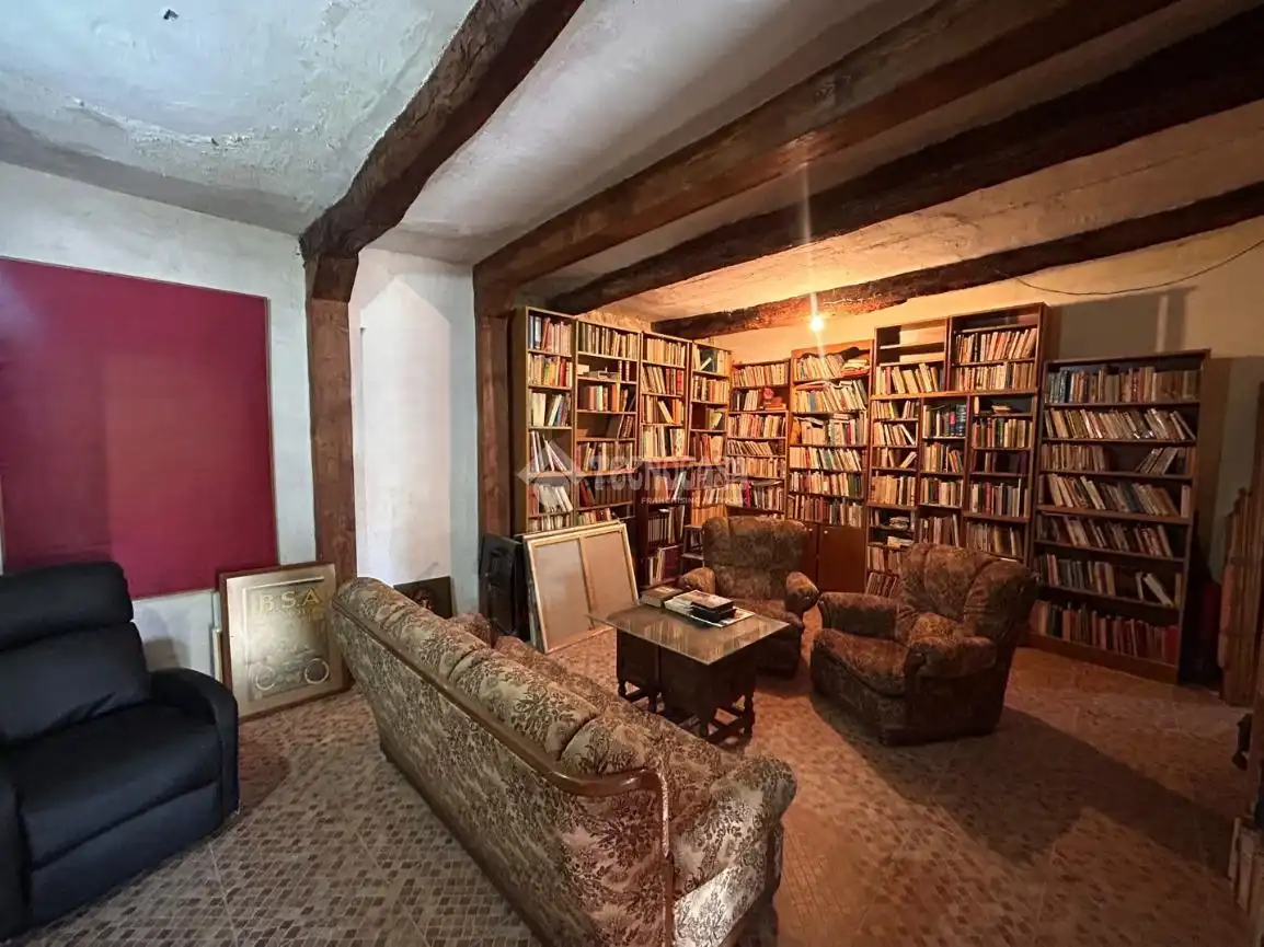 Sala de estar de Finca rústica en venta en Alba de Cerrato con Balcón