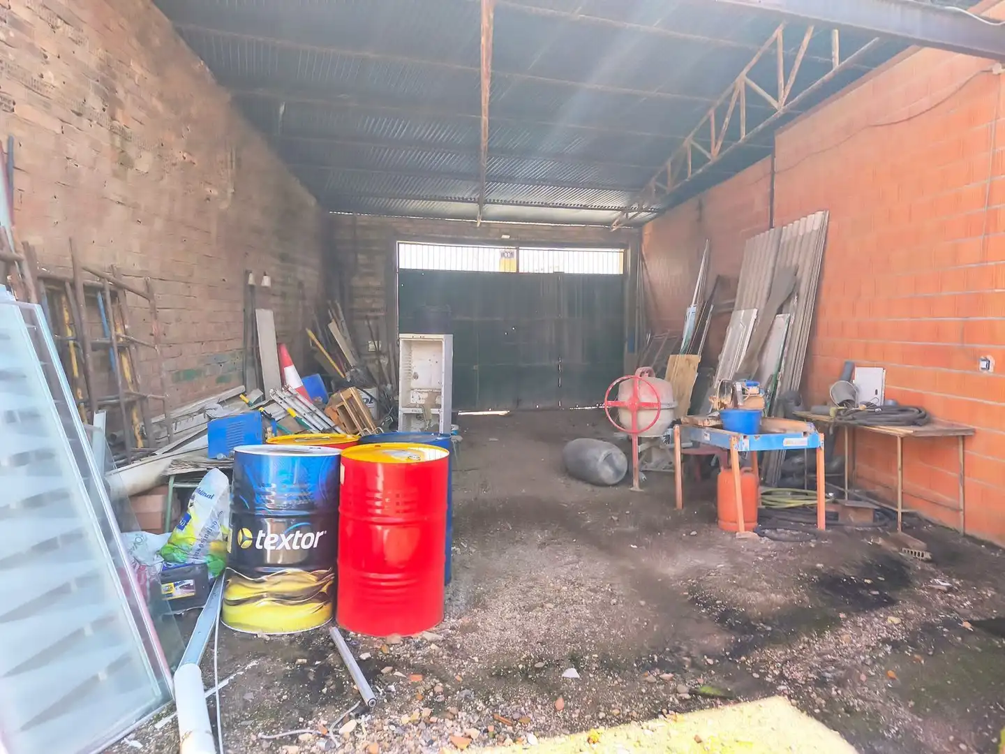 Industrial building for sale in Trabajo