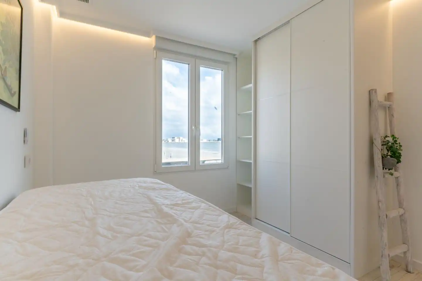 Schlafzimmer von Wohnung zum Verkauf in Santa Pola mit Klimaanlage, Heizung und Terrasse
