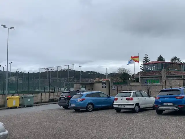 Parkplatz von Einfamilien-Reihenhaus zum Verkauf in Vilagarcía de Arousa mit Heizung, Privatgarten und Möbliert