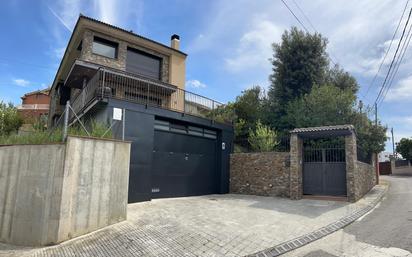 Vista exterior de Casa o xalet en venda en Ullastrell amb Aire condicionat i Terrassa