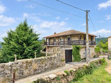 Haus mit Balkon zum Verkauf in Toén