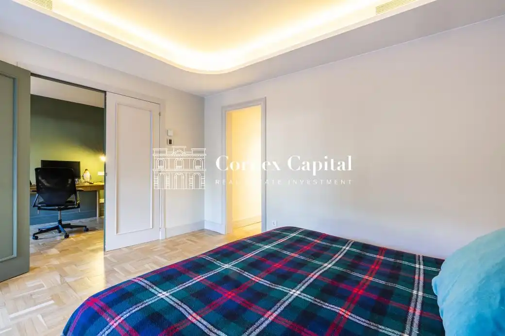 Habitación de Piso en venta en Barcelona con Aire acondicionado, Terraza y Trastero
