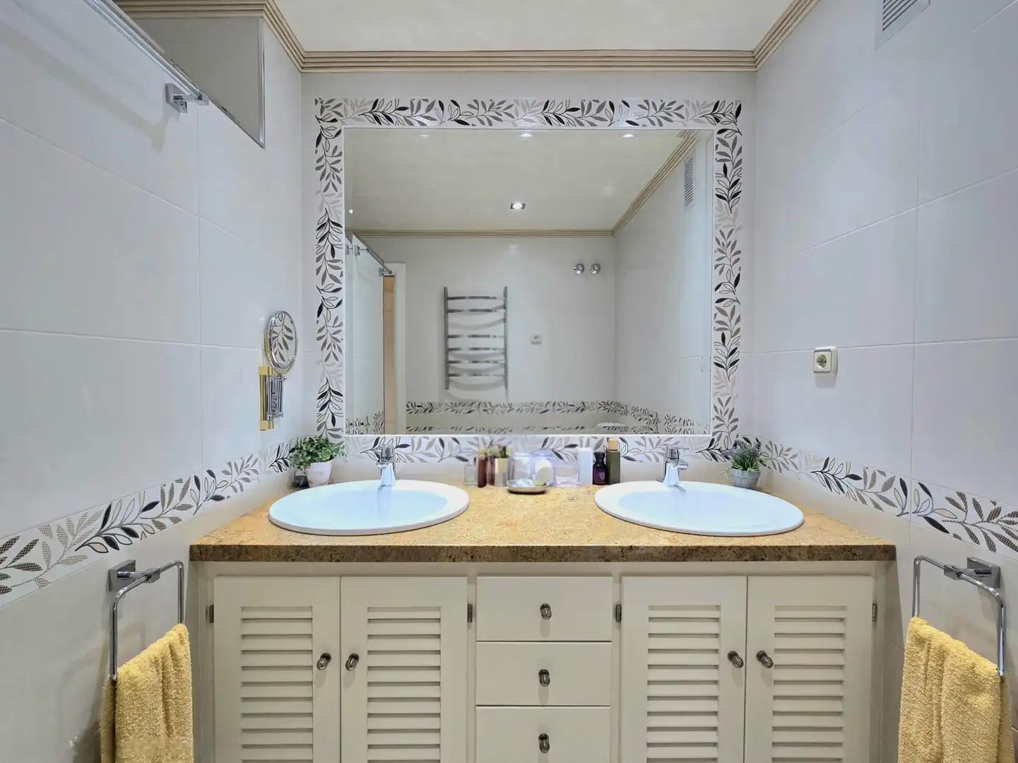Baño de Piso en venta en Torremolinos con Aire acondicionado, Calefacción y Jardín privado