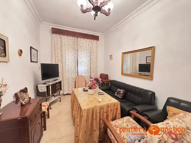 Sala d'estar de Casa o xalet en venda en Carmona amb Aire condicionat i Calefacció