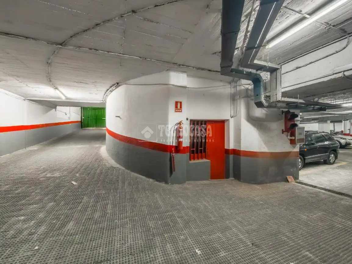 Garage for sale in Madrid
