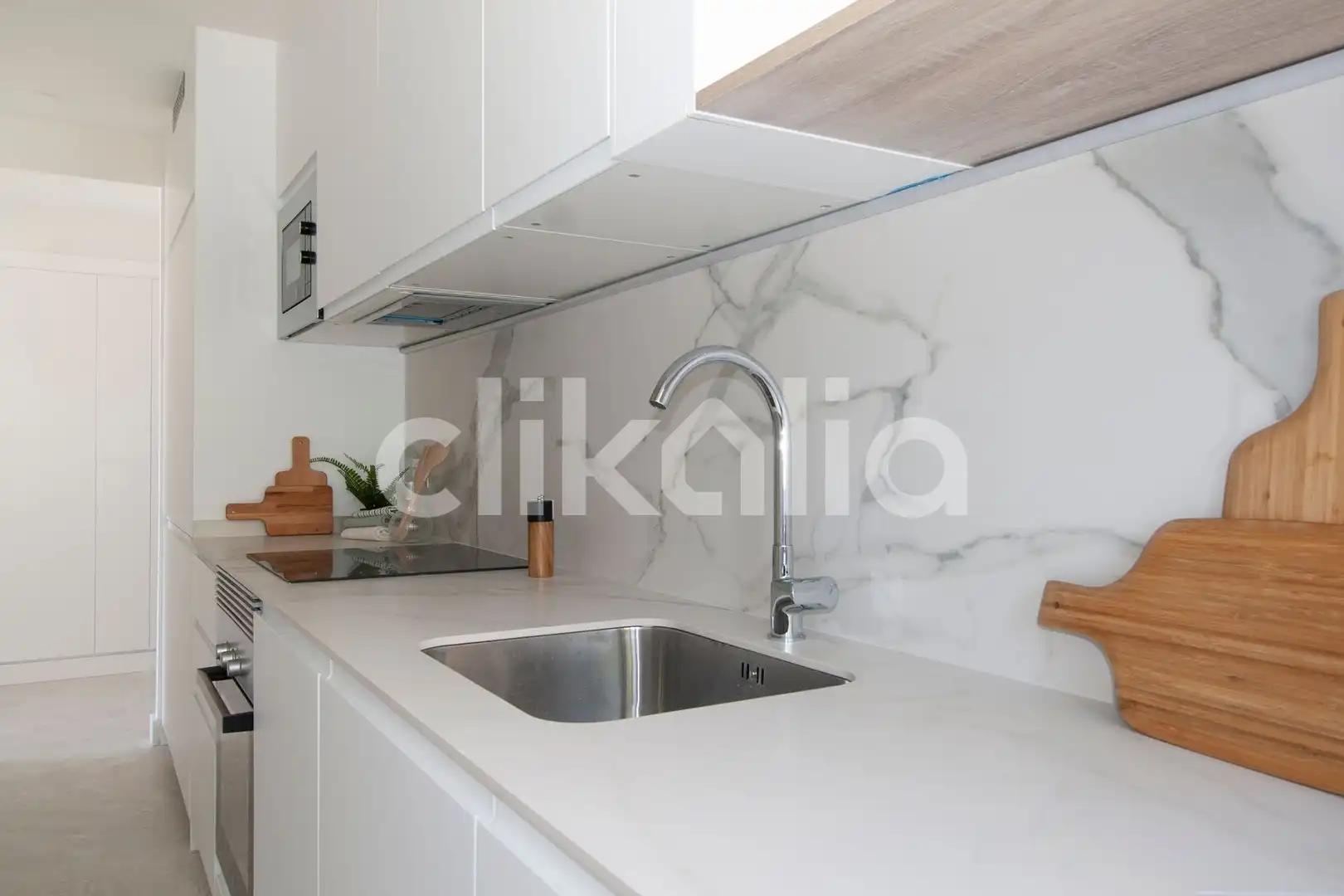 Küche von Wohnung zum Verkauf in Torremolinos mit Klimaanlage, Privatgarten und Terrasse