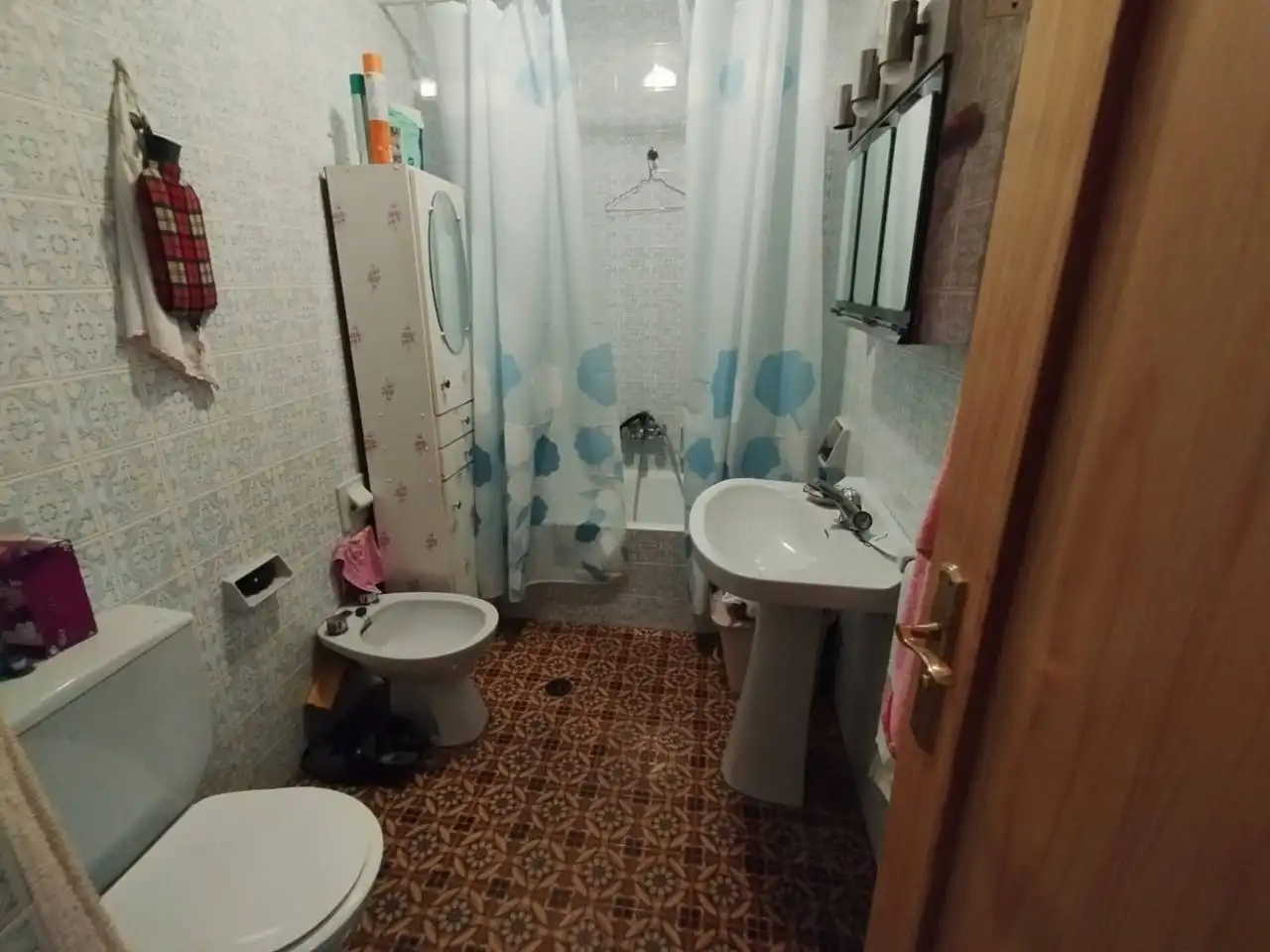 Badezimmer von Wohnung zum Verkauf in Montefrío mit Möbliert