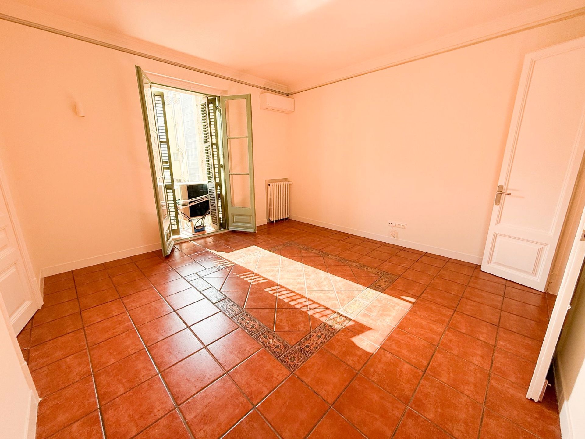 Flat to rent in  Barcelona Capital  with Heating, Oven and Pets allowed