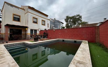 Swimming pool of Single-family semi-detached for sale in Los Barrios  with Parquet flooring, Terrace and Storage room