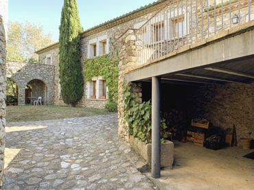 Casa rústica amb balcó en venda a Cabanelles