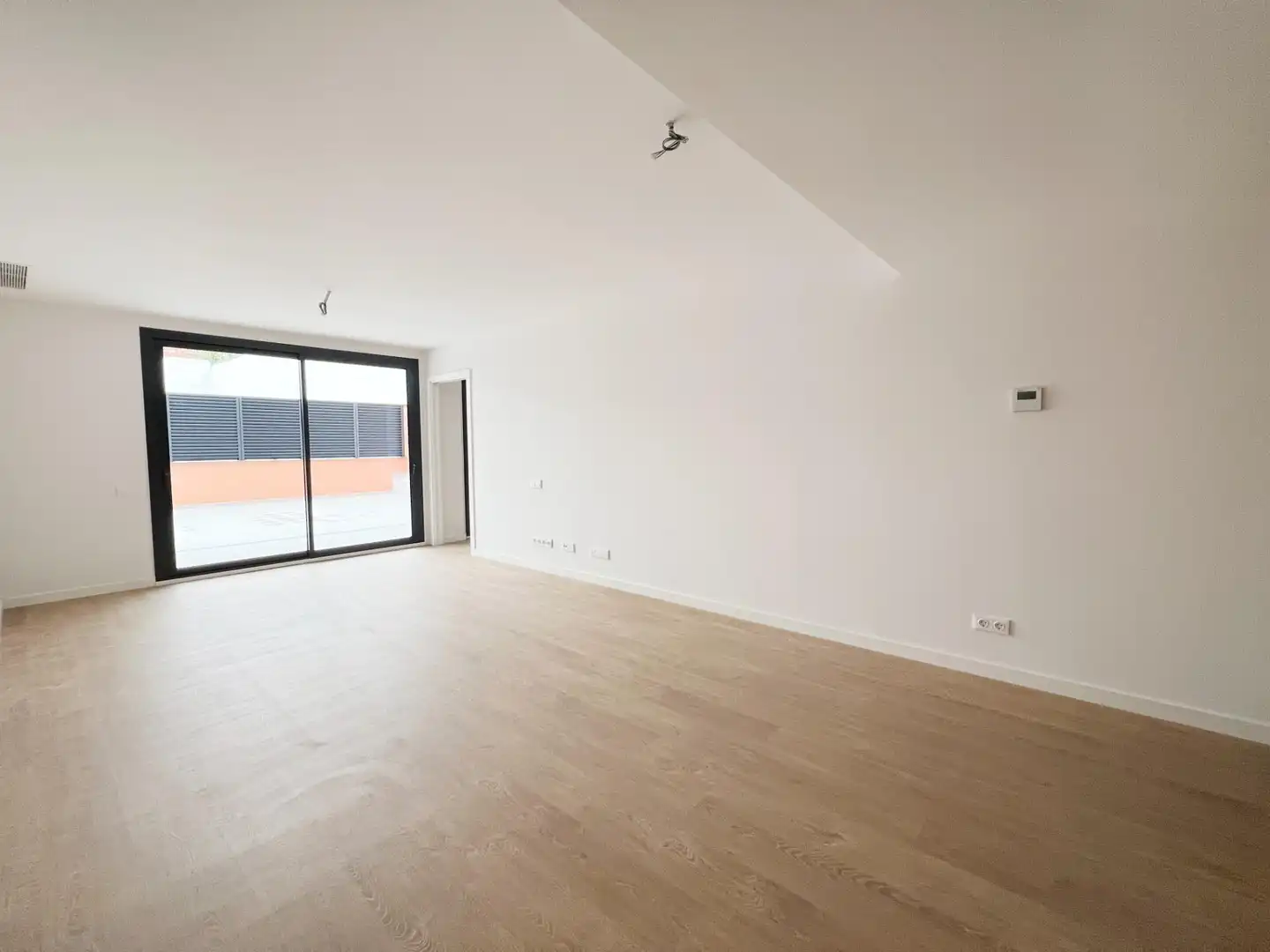 Sala d'estar de Planta baixa en venda en Sabadell amb Calefacció, Terrassa i Piscina comunitària
