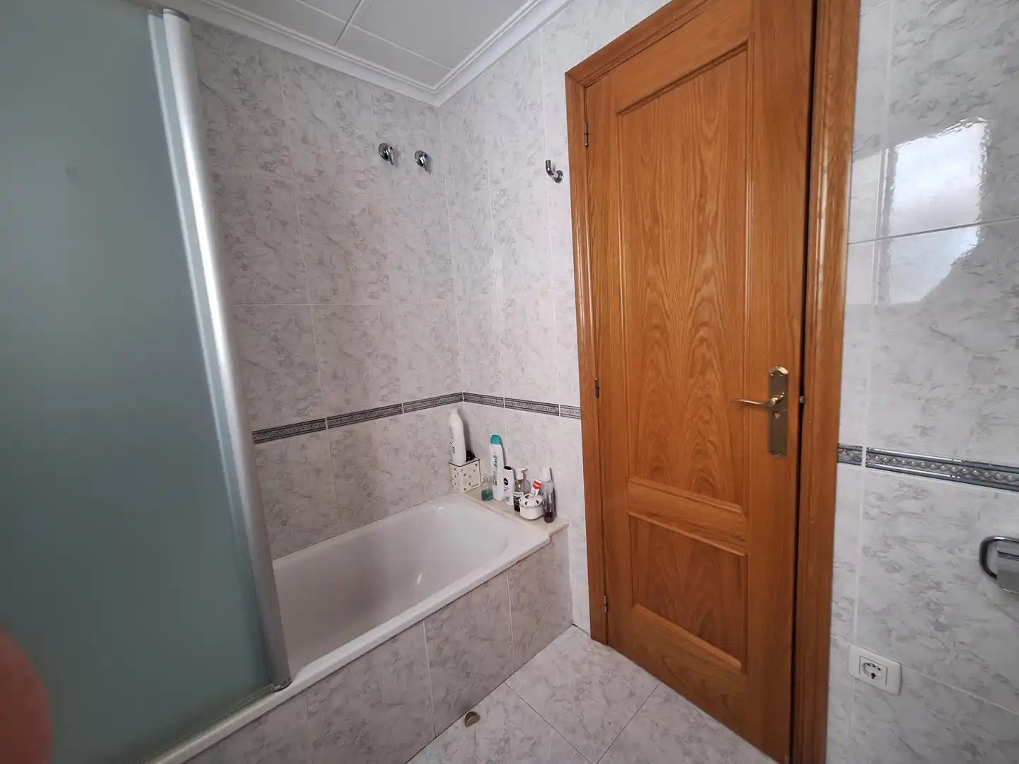 Bathroom of Flat for sale in Sueca  with Air Conditioner and Storage room