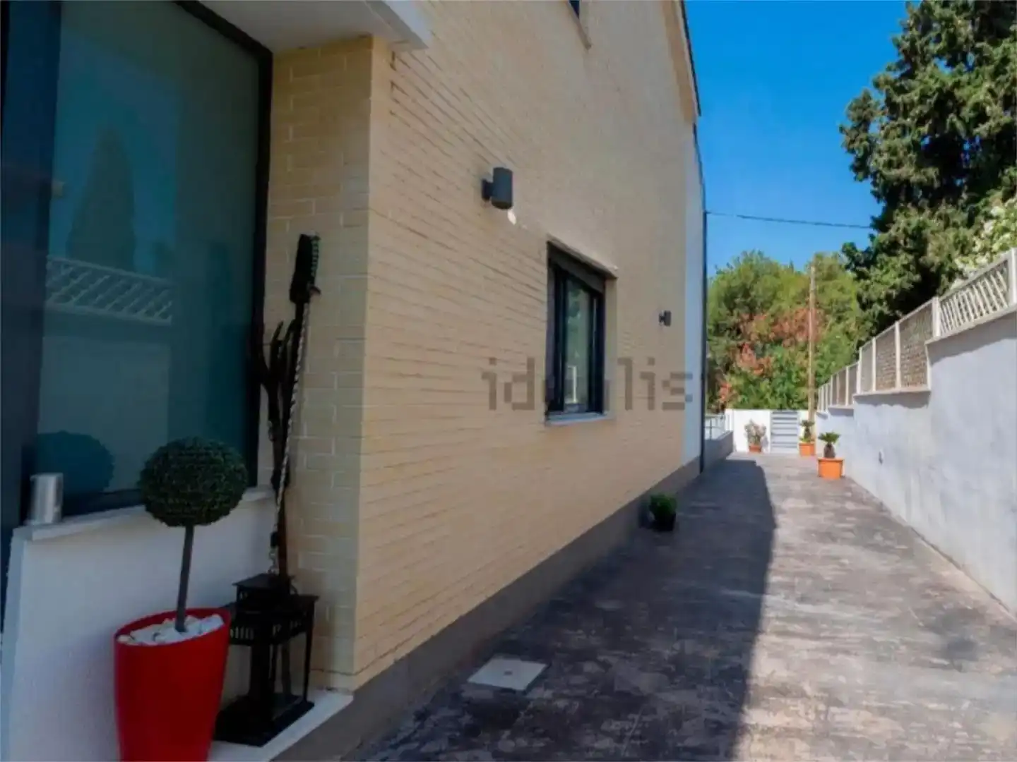 Vista exterior de Pis en venda en Torrent amb Aire condicionat, Jardí privat i Parquet