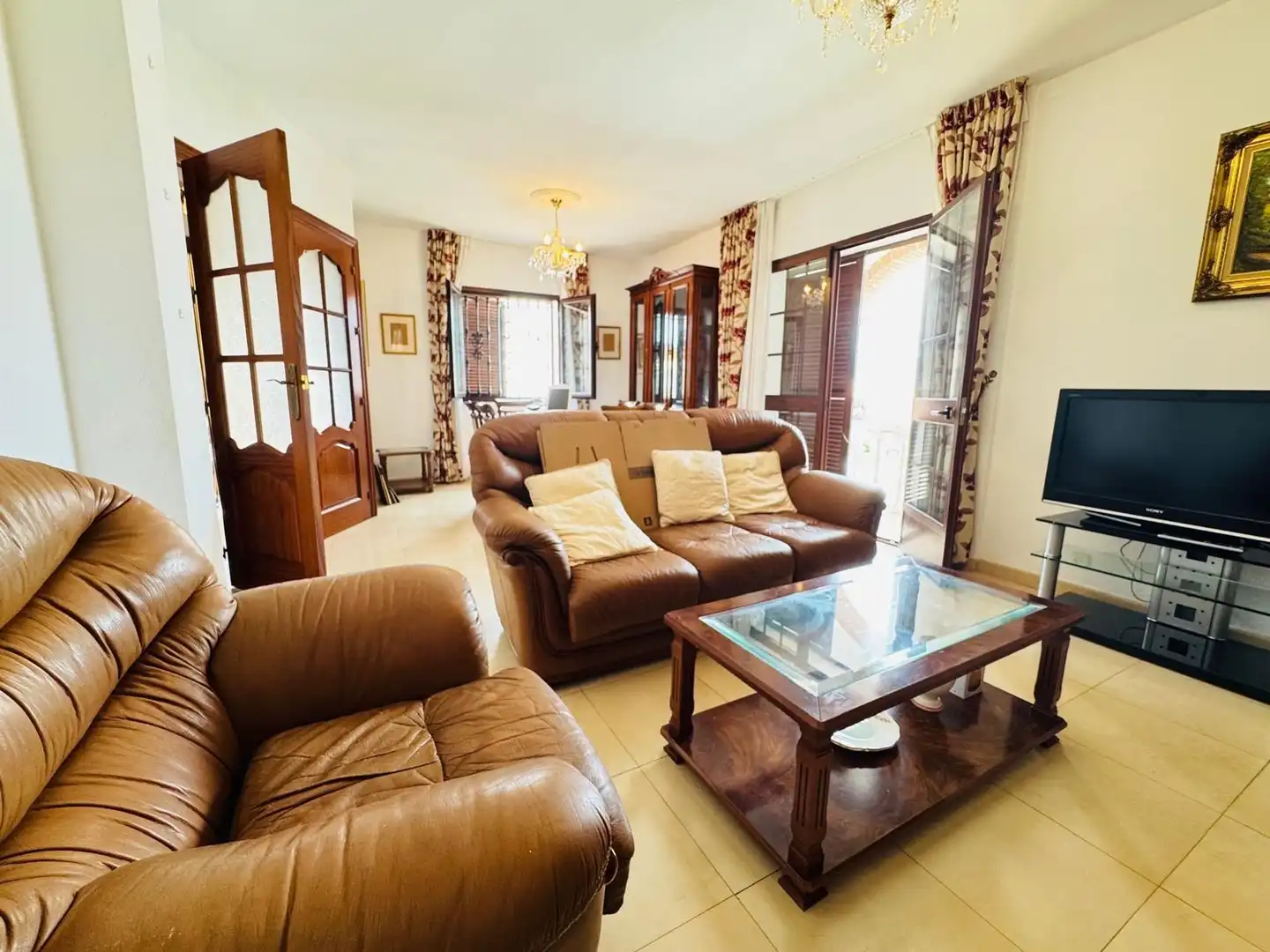 Sala d'estar de Casa adosada en venda en Los Barrios