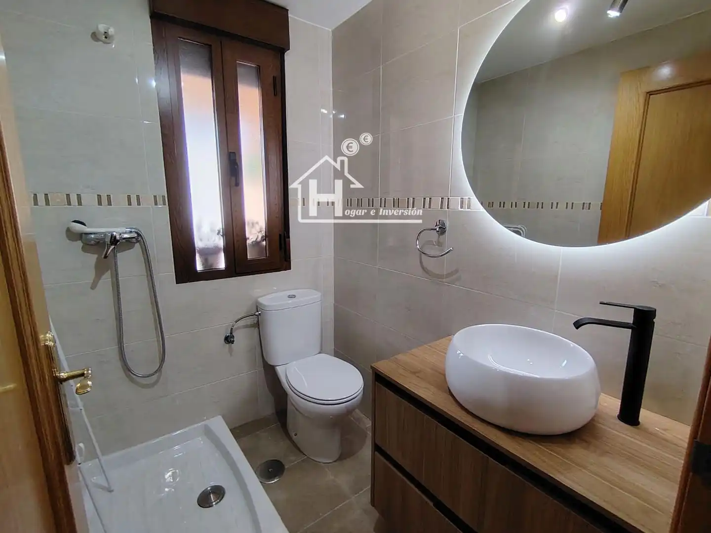 Badezimmer von Wohnung zur Miete in Meco mit Klimaanlage, Heizung und Terrasse