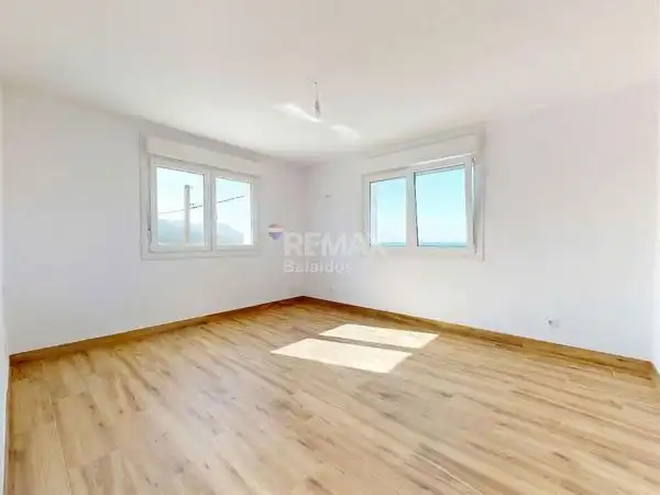 Habitación de Casa o chalet en venta en Oia con Calefacción, Jardín privado y Terraza