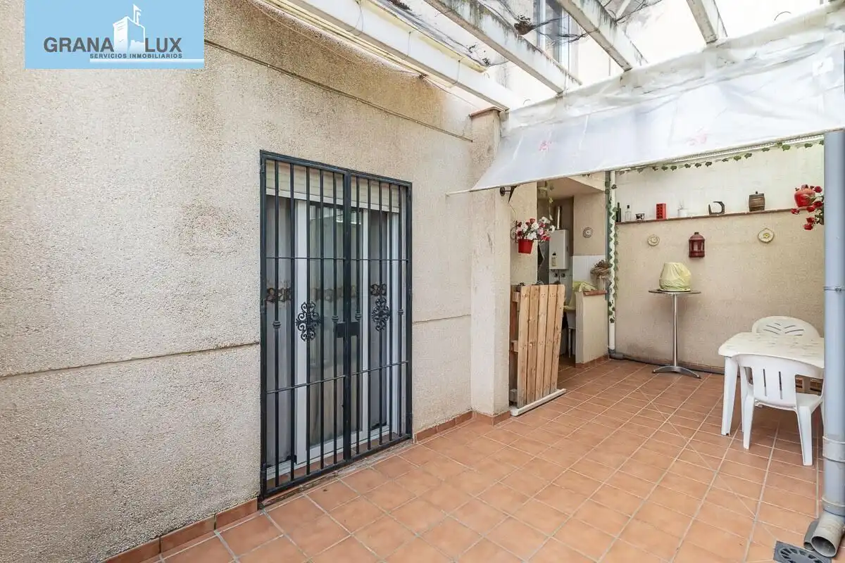 Casa aparellada amb terrassa en venda a Camino CEMENTERIO, imagen 8