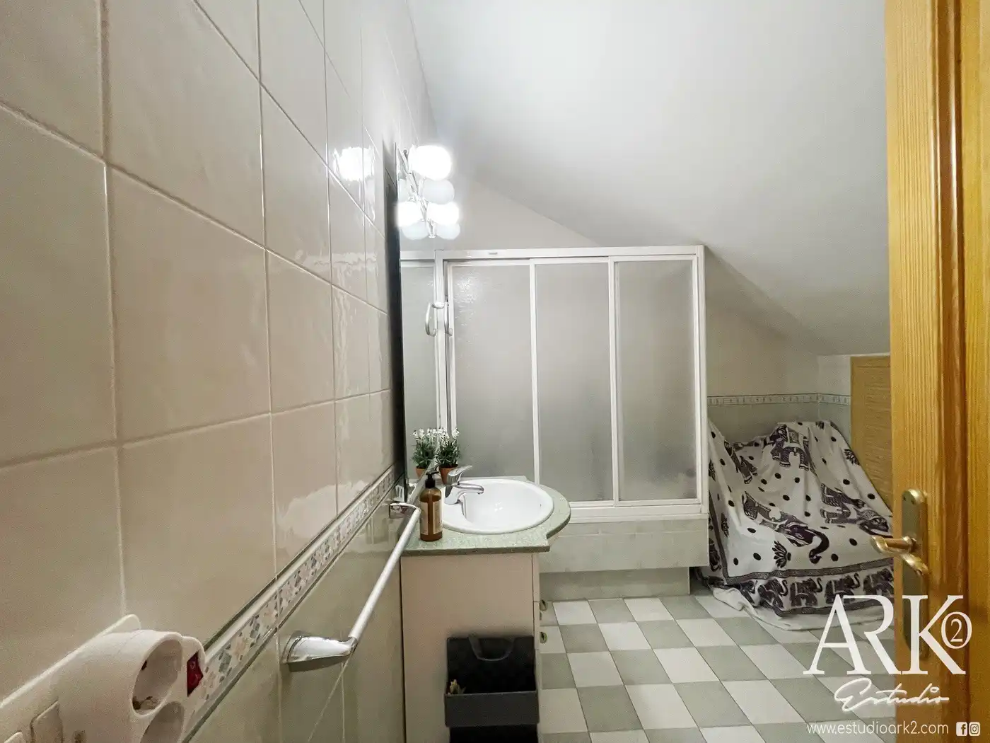 Bathroom of Duplexes for sale in Gandia  with Air Conditioner, Terrace and Storage room
