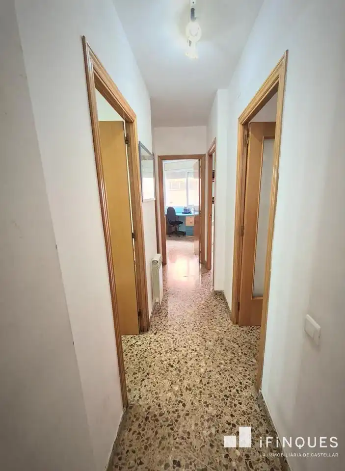 Planta baja en venta en Castellar del Vallès con Calefacción, Terraza y Internet