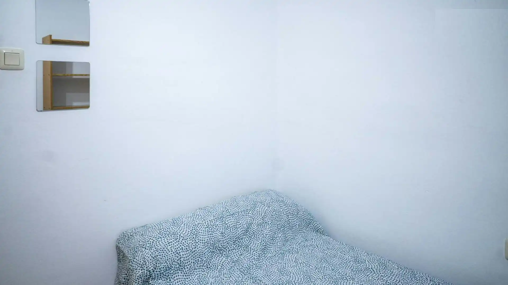 Dormitori de Pis per a compartir en  Valencia Capital amb Aire condicionat, Rentadora i Internet