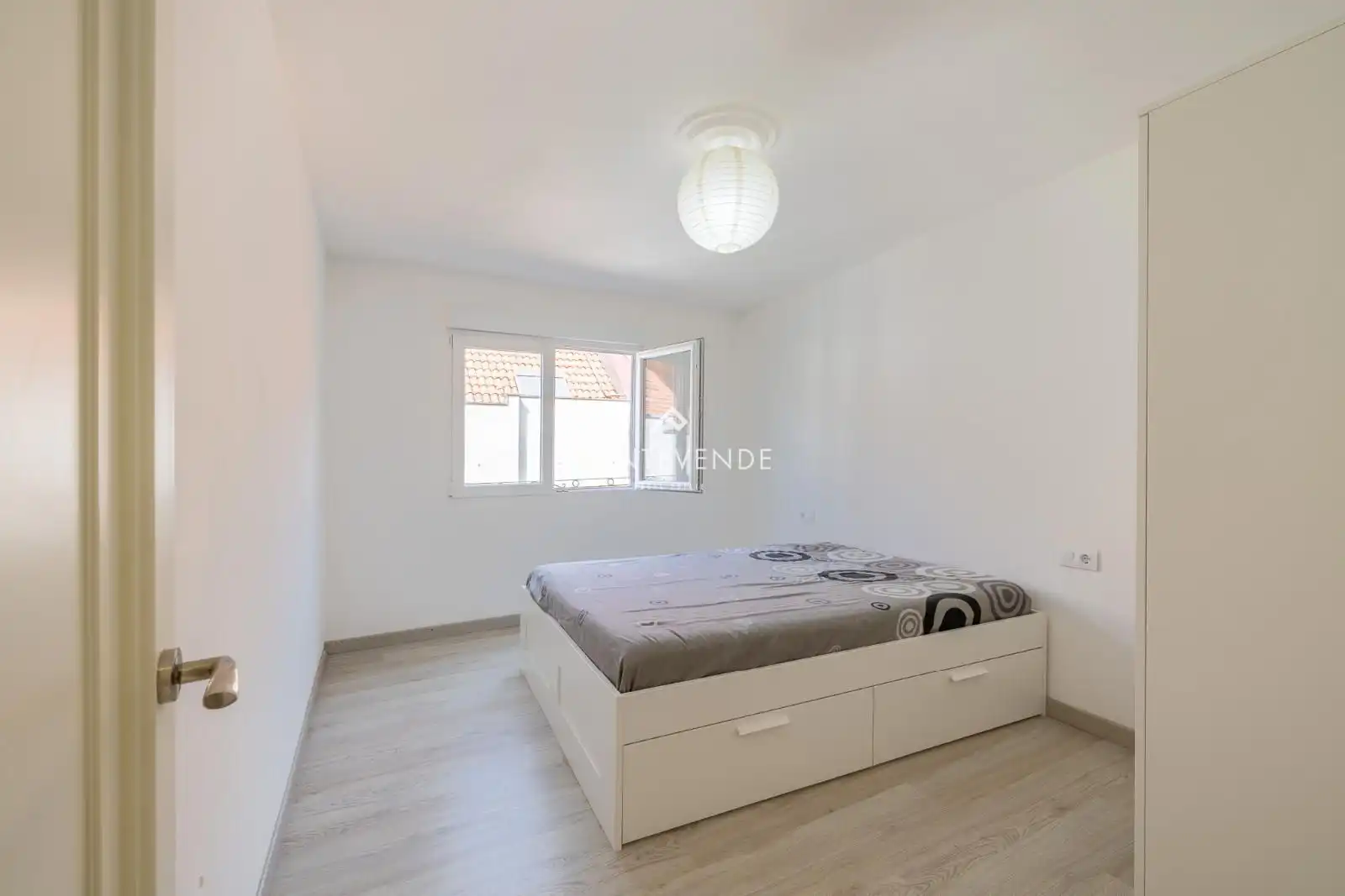 Habitación de Piso en venta en Pontevedra Capital  con Calefacción, Trastero y Amueblado