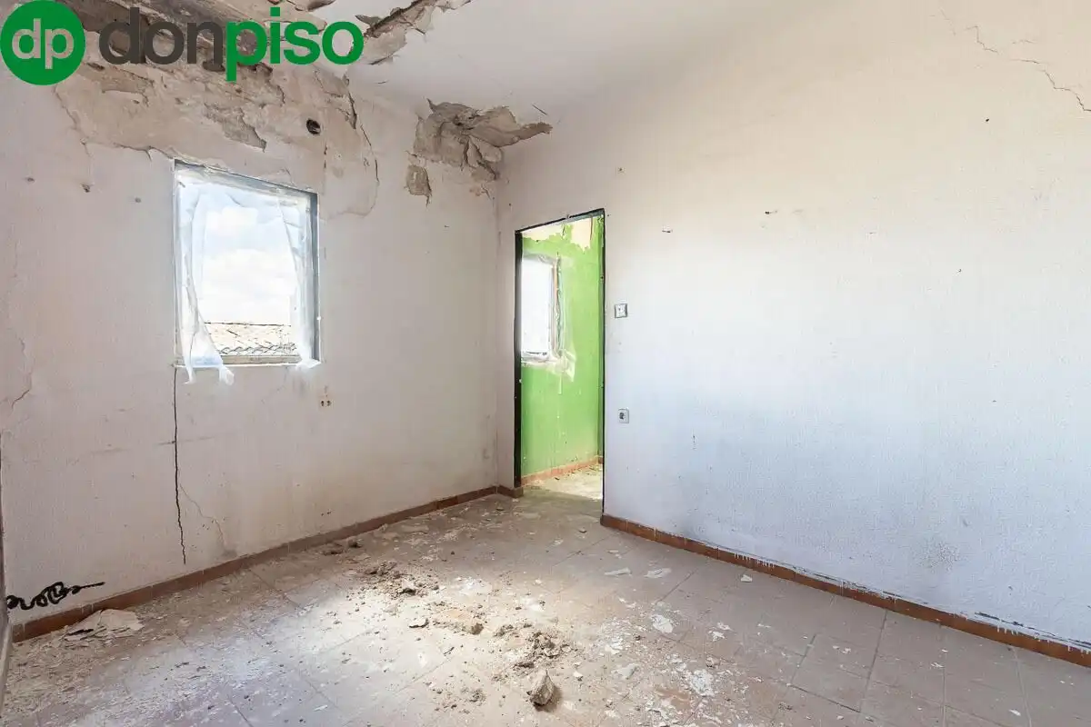 Houses for sale in Granada  with Terrace and Balcony