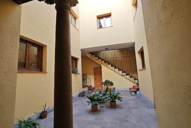 Foto 1 de Apartament en venda a Calle Tendillas de Santa Paula, 11, Centro - Sagrario, Granada