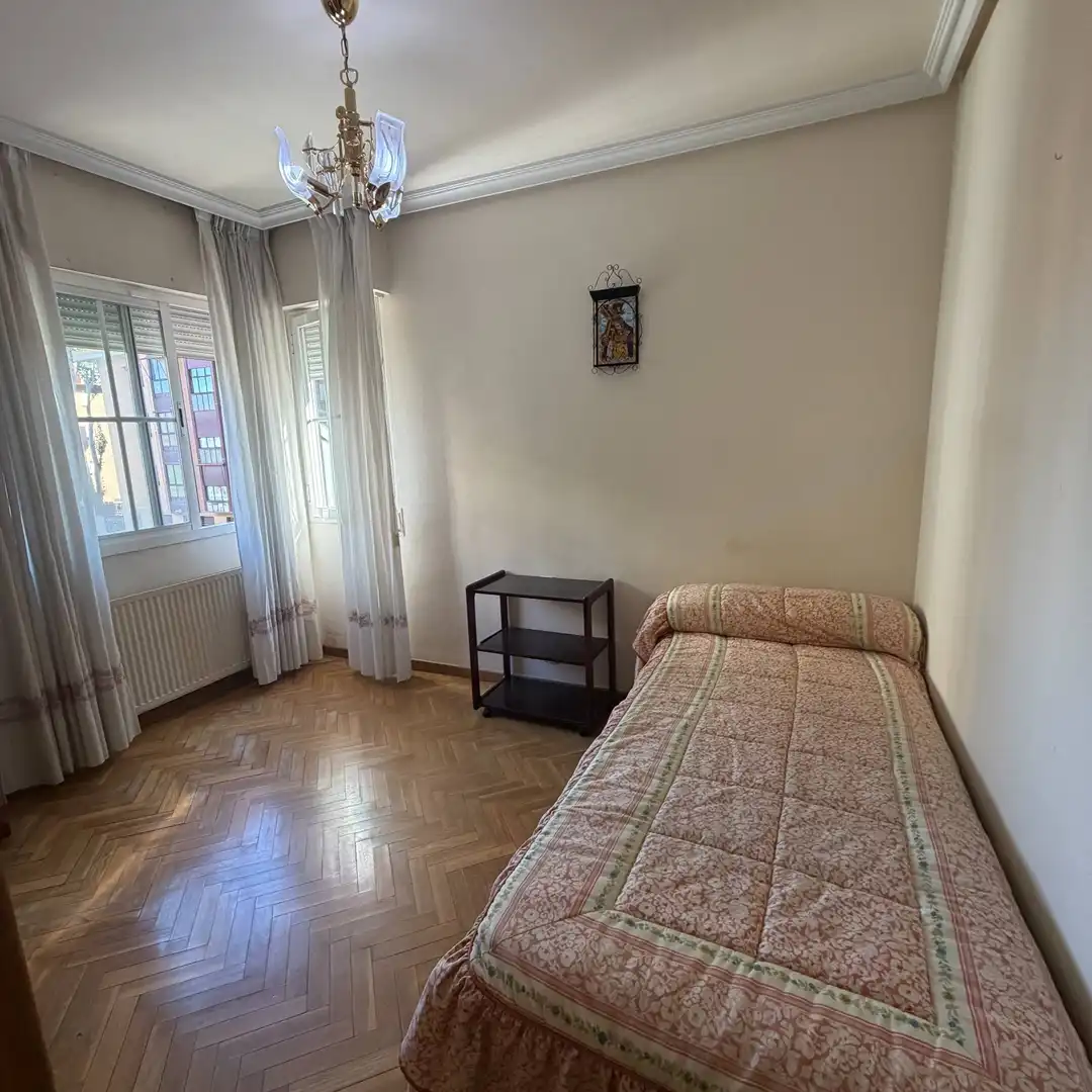 Habitación de Piso en venta en Madrid con Piscina comunitaria