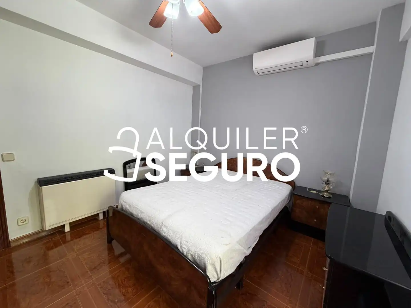Dormitori de Pis de lloguer en Madrid amb Aire condicionat i Calefacció