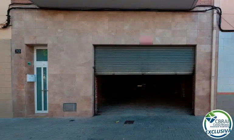 Locale commerciale in vendita a Carrer Doctor Arruga 30 Bajos 30