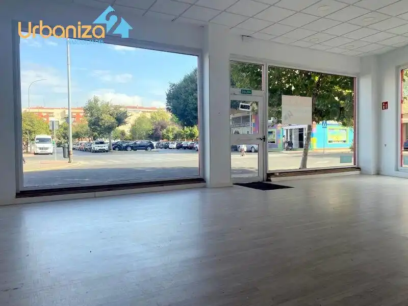 Local en venta en Badajoz con Aire acondicionado