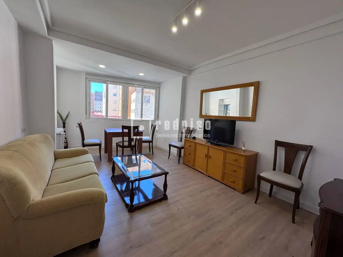 Sala d'estar de Pis de lloguer en  Madrid Capital amb Aire condicionat, Calefacció i Moblat