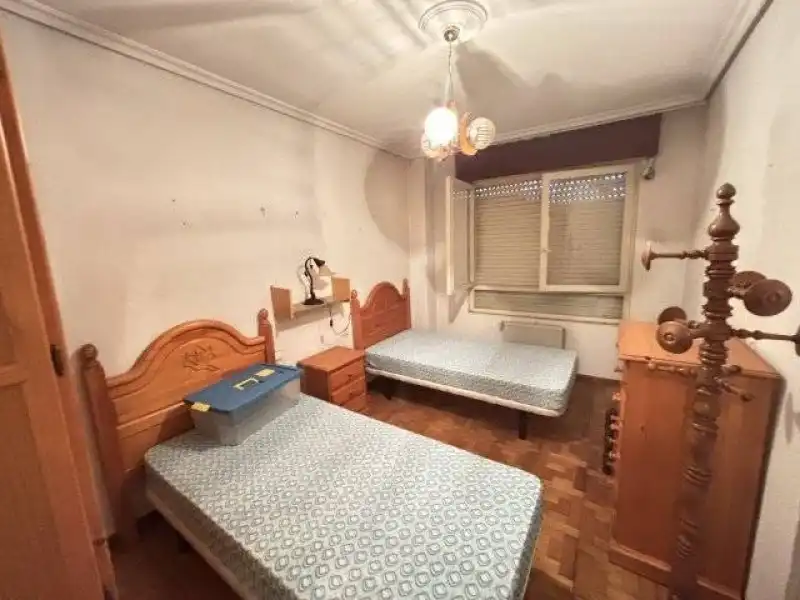 Bedroom of Flat for sale in Torrelavega   with Heating, Private garden and Parquet flooring