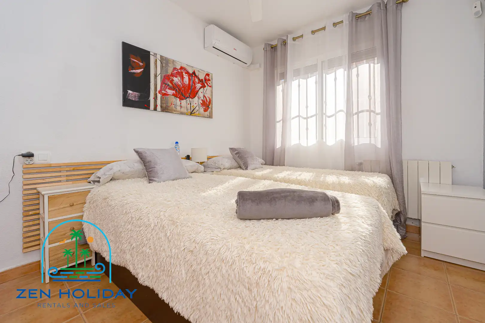 Habitación de Casa adosada en venta en Busot con Aire acondicionado, Calefacción y Jardín privado