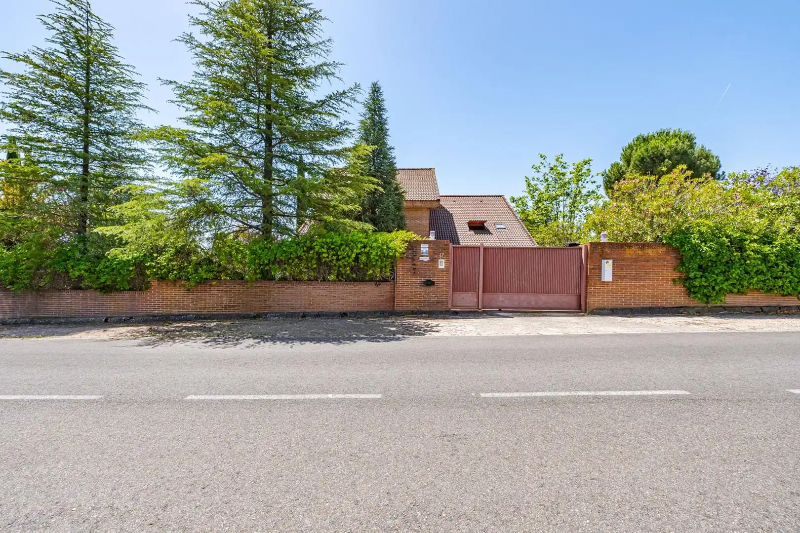 Vista exterior de Casa o chalet en venta en Las Rozas de Madrid con Aire acondicionado, Calefacción y Jardín privado