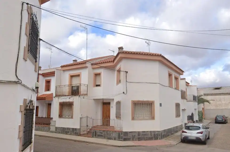 Haus zum Verkauf in Calle Molino de Abajo, 16